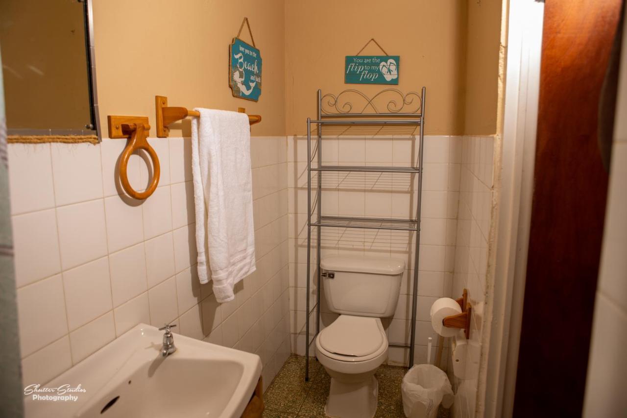 Treasure Beach Inn And Bar Екстериор снимка