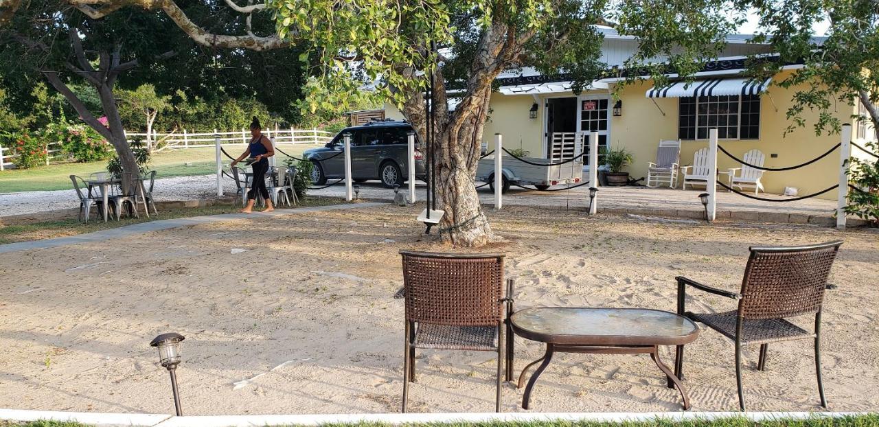 Treasure Beach Inn And Bar Екстериор снимка